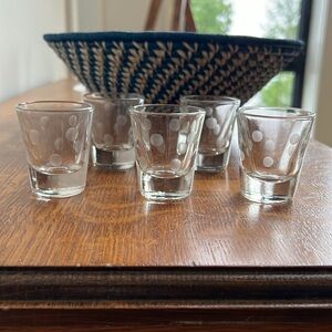 VTG Barware 5 Shot glasses clear with etched polka dots Excellent condition Rare
